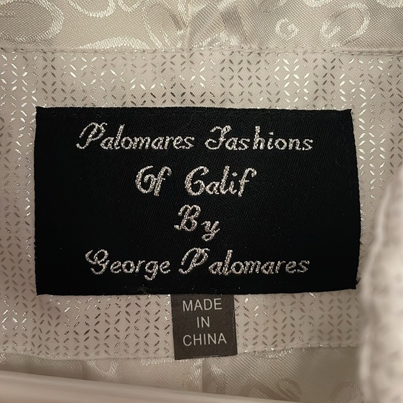 bought it and never worn it so i’m selling it now - Picture 3 of 5